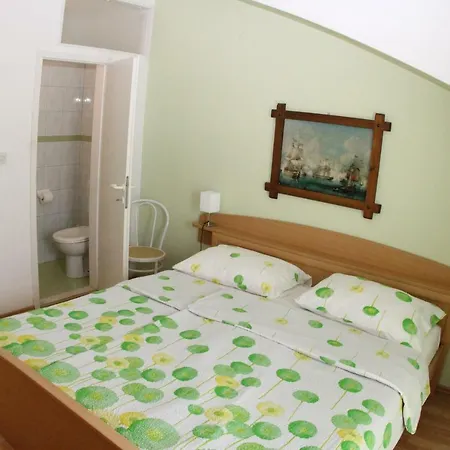 ゲストハウス Surlin