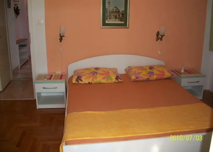 Gasthuis Surlin Hvar Town